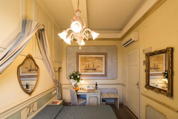 Antica Residenza D'Azeglio Room&Breakfast di Charme image 14