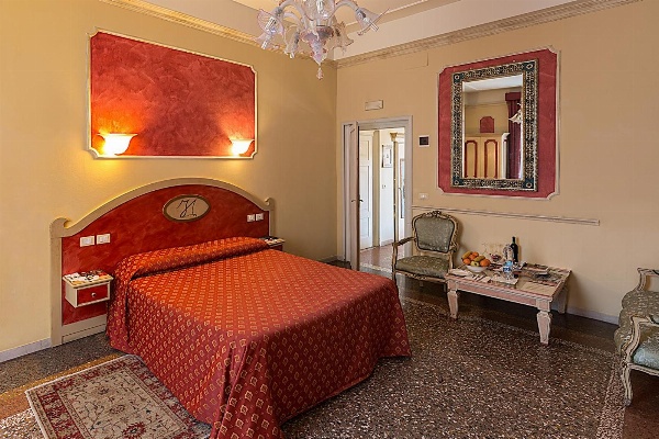 Antica Residenza D'Azeglio Room&Breakfast di Charme image 2