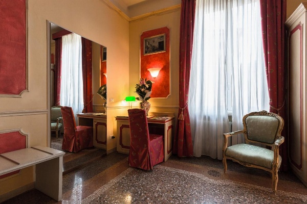 Antica Residenza D'Azeglio Room&Breakfast di Charme image 6